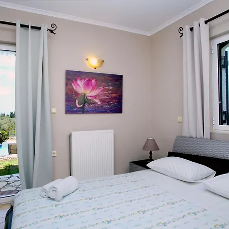 Fuer 6 Personenund 2 Auf Lefkada * Tsoukaladhes