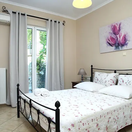 Holiday home Fuer 6 Personenund 2 Auf Lefkada Tsoukaladhes
