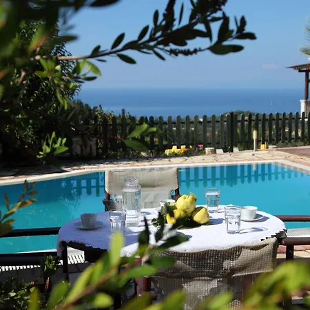 Holiday home Fuer 6 Personenund 2 Auf Lefkada *