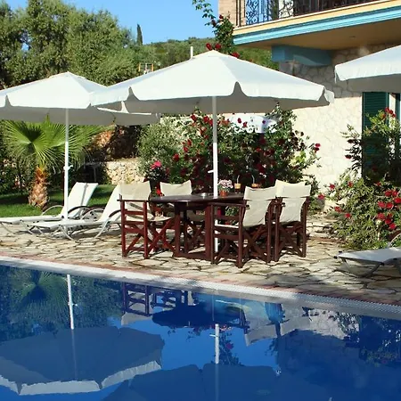 Fuer 6 Personenund 2 Auf Lefkada Holiday home Tsoukaladhes
