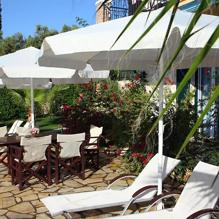 Fuer 6 Personenund 2 Auf Lefkada Holiday home Tsoukaladhes